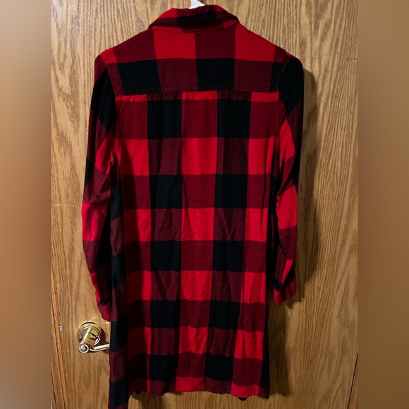Old Navy black/red plaid button up dress. Size M - Picture 2 of 7